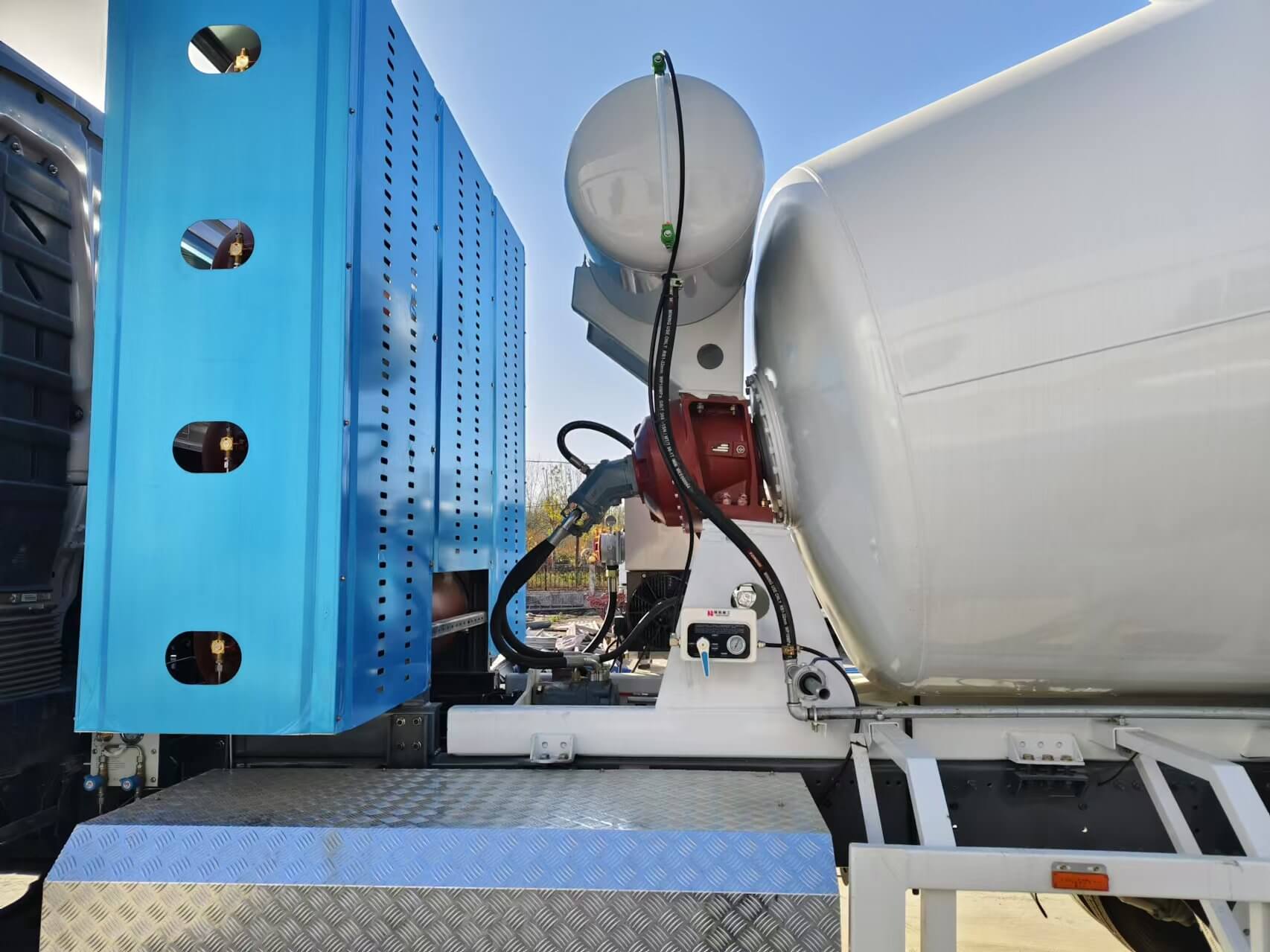 howo tx7 Mixer Truck (1)