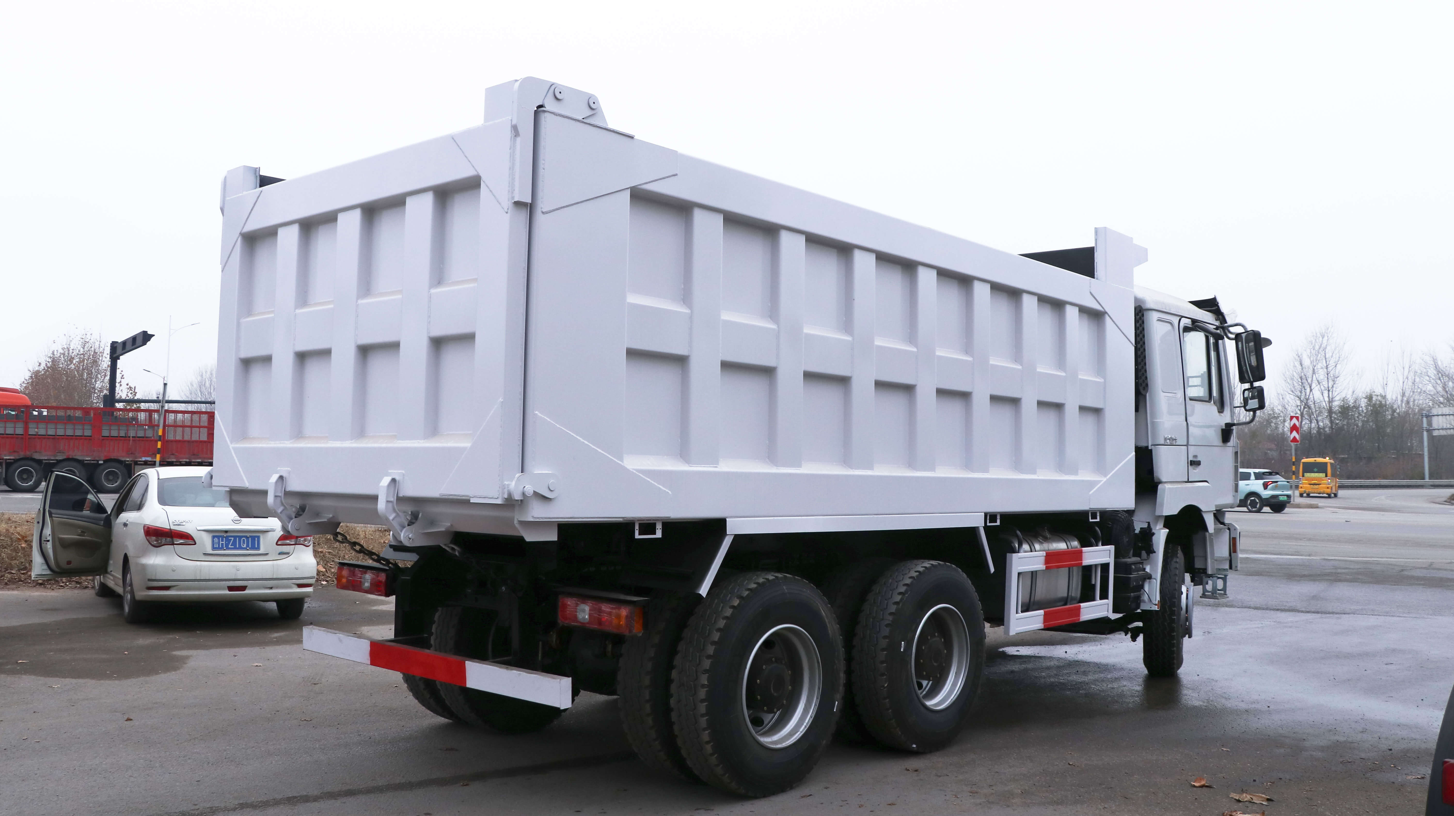 Shacman F3000 dump truck (12)