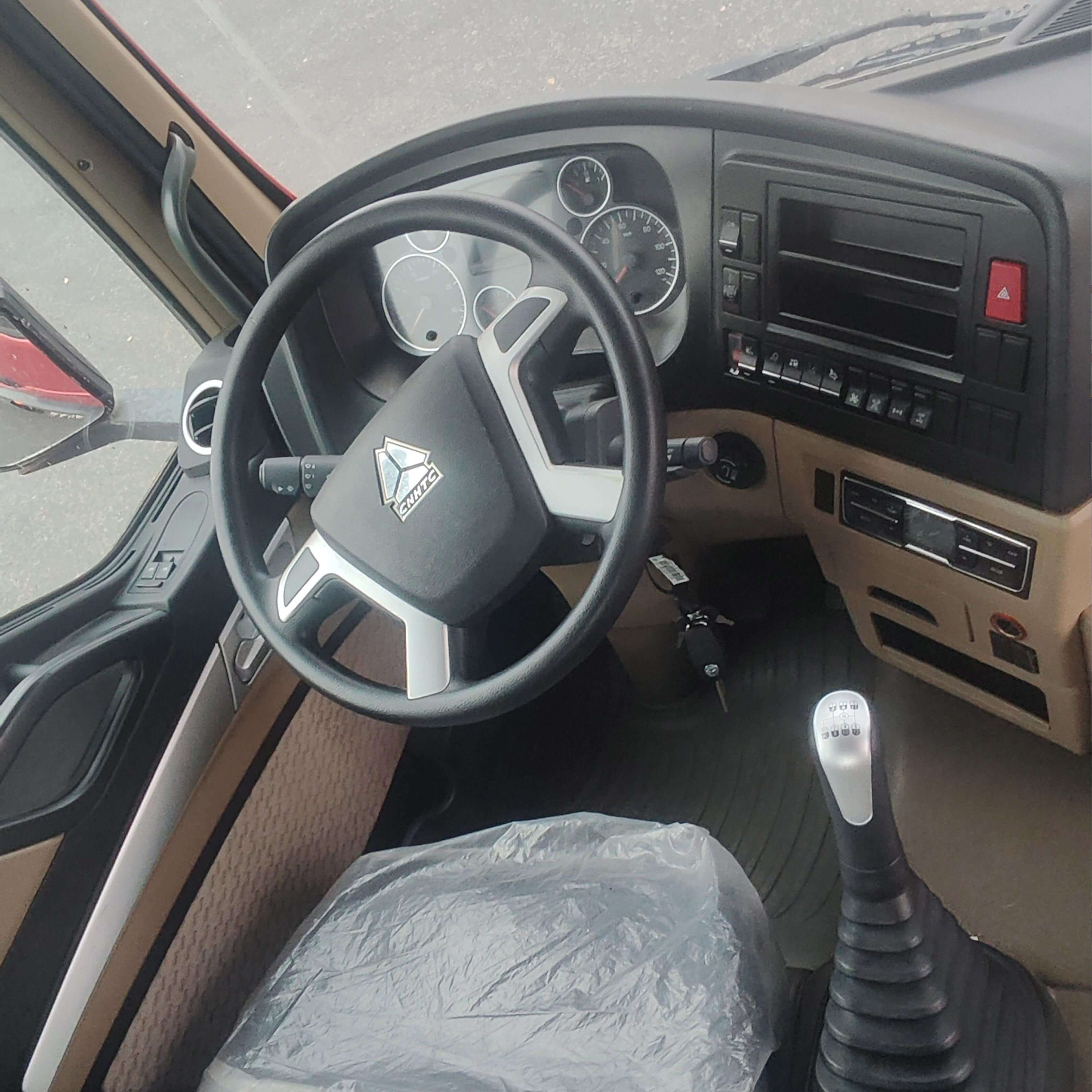 HOWO TX 6X4 TRUCK (1)