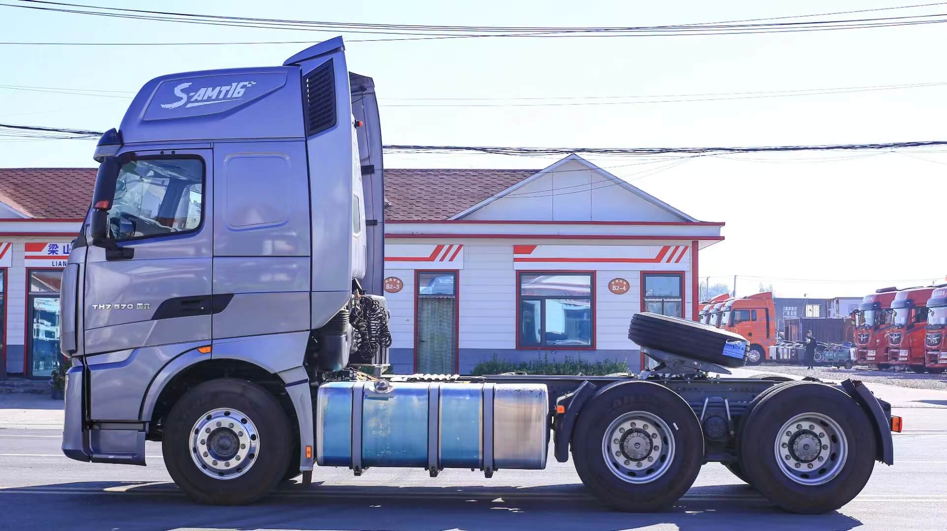 HOWO 6X4 TH7 truck-tractor (7)