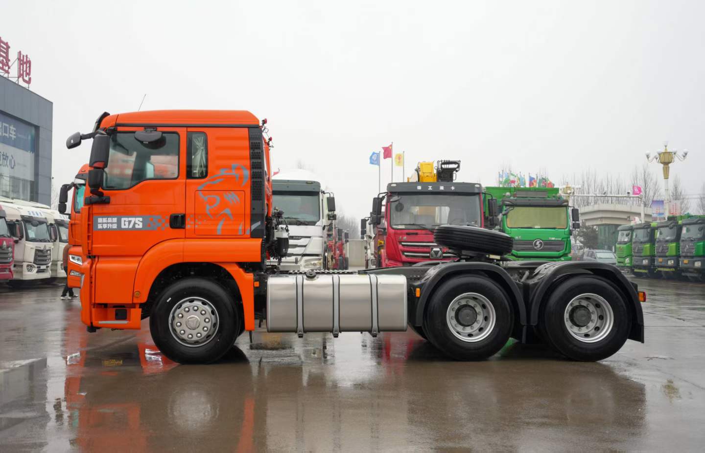 SITRAK G7S 6x4 tractor truck cabin interior in stock