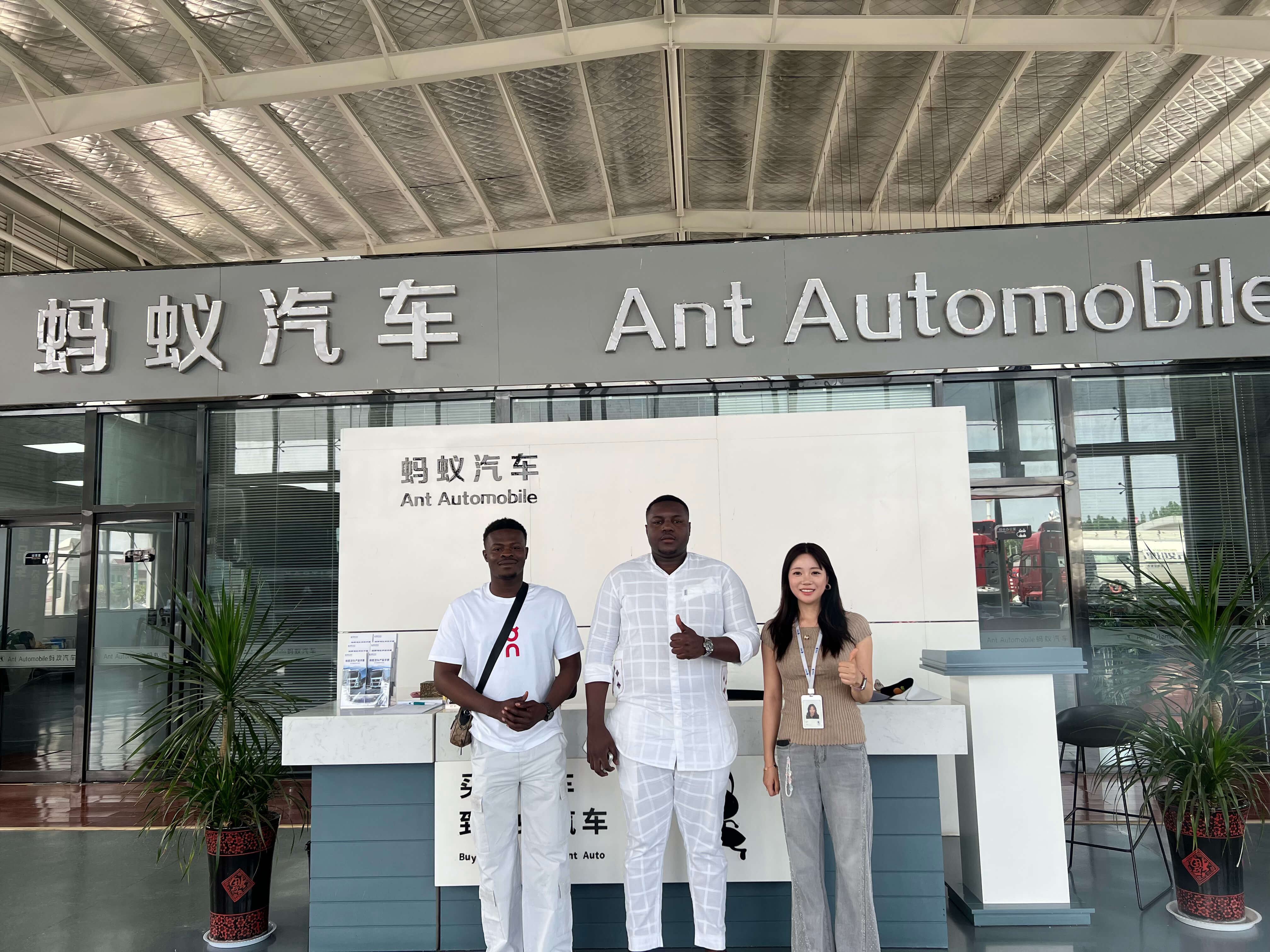 African truck buyers visiting Ant Automobile for business discussion