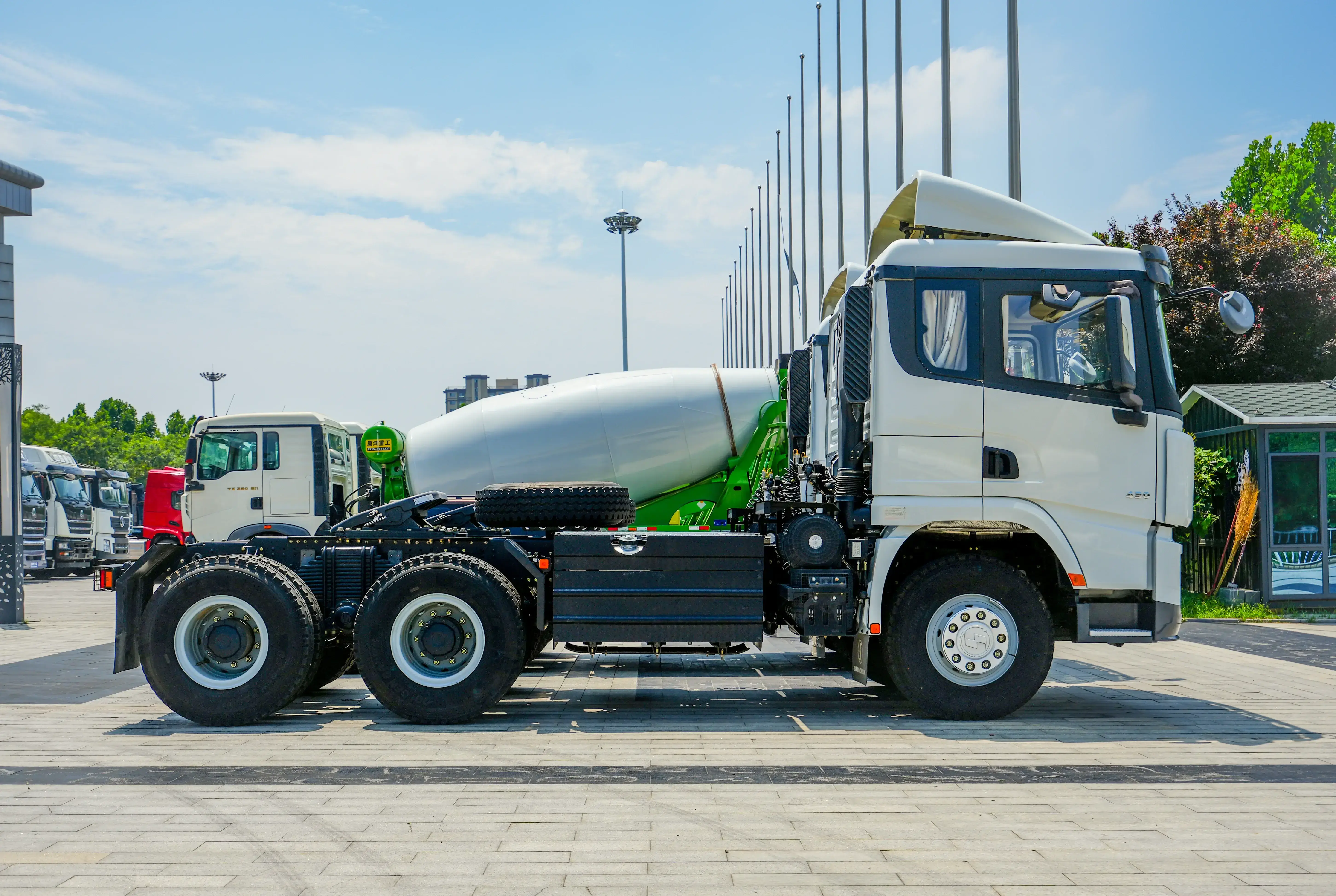 SHACMAN X3000 tractor truck with high roof cab